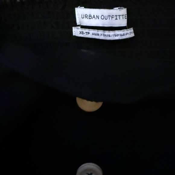 Urban Outfitters Balloon Sleeve Black Buttoned Crop Top Size XS - Picture 9 of 9
